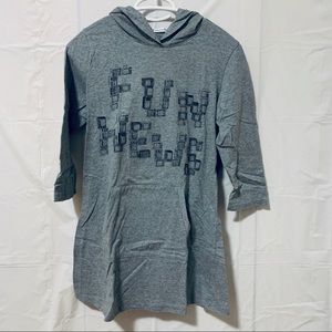 Uniqlo Top with Pocket in Gray Size M